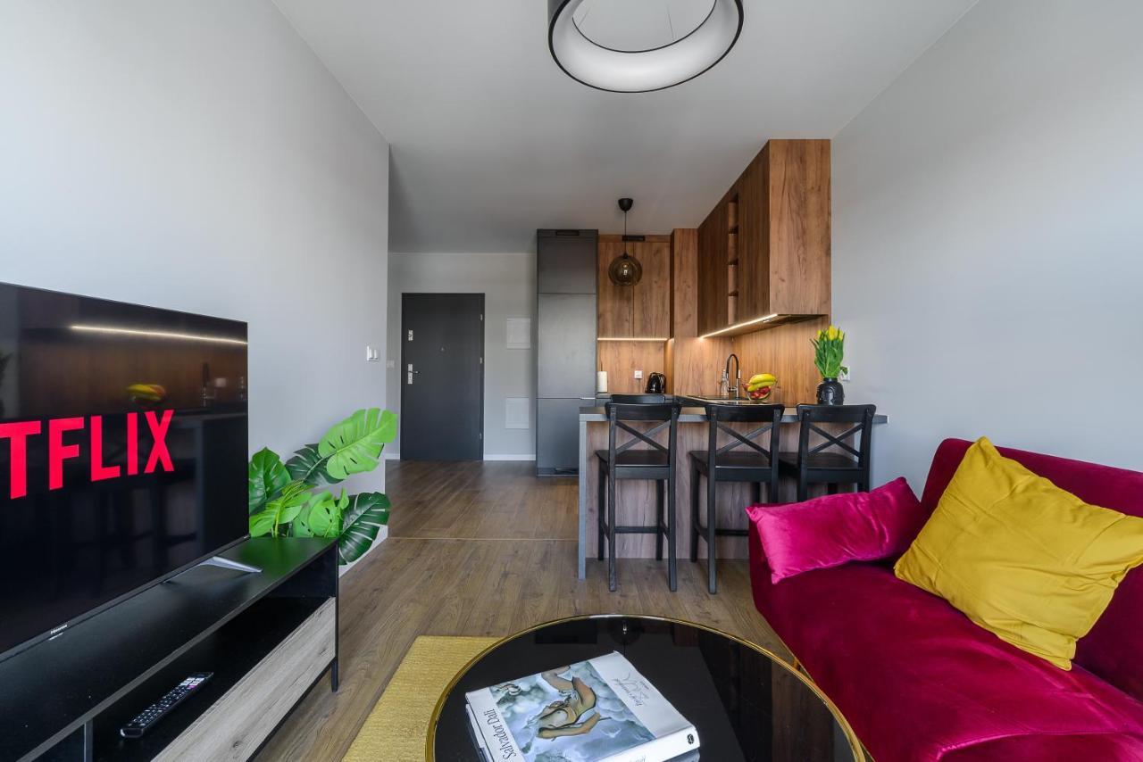 Lumina Premium Apartments With Parking 우치 외부 사진