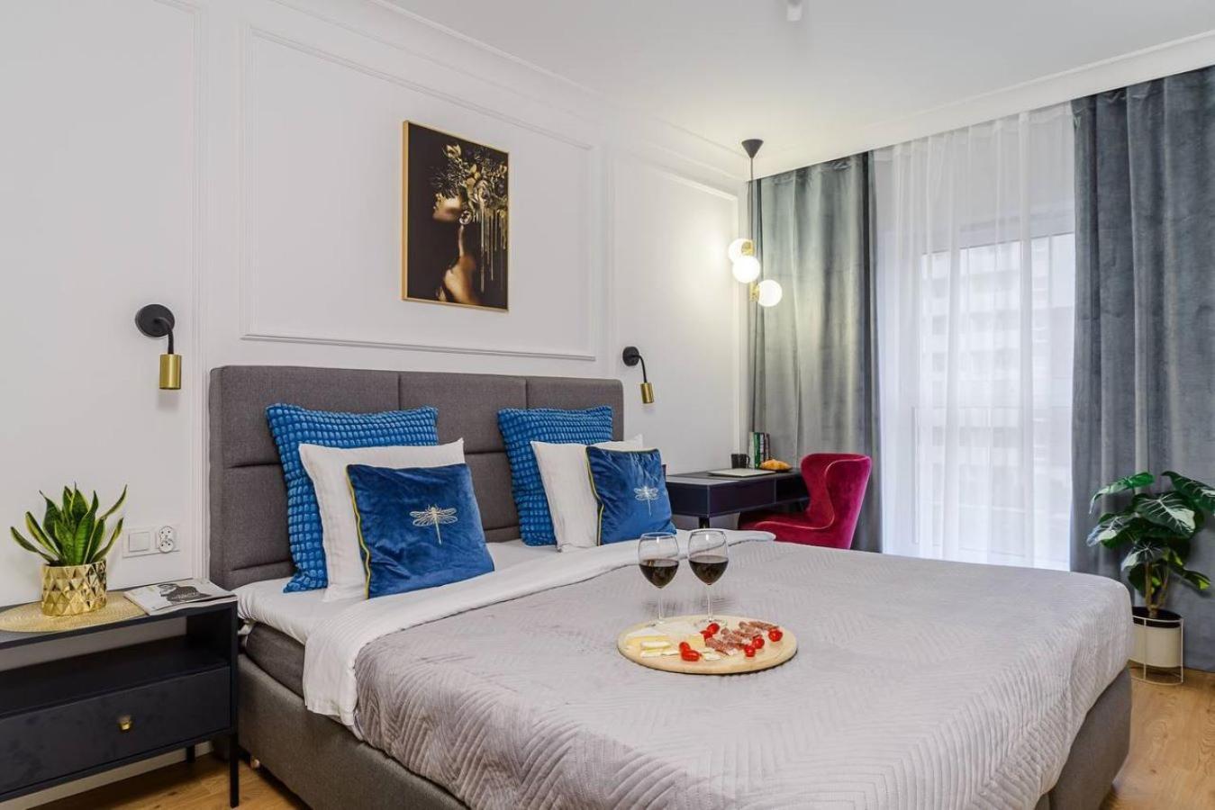 Lumina Premium Apartments With Parking 우치 외부 사진
