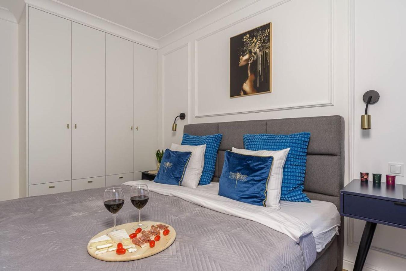 Lumina Premium Apartments With Parking 우치 외부 사진